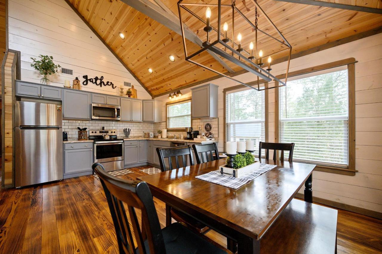 Convenient Romantic Hot Tub Bbq 3-Night Special! Broken Bow Exteriér fotografie