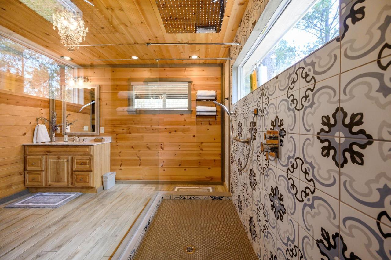 Convenient Romantic Hot Tub Bbq 3-Night Special! Broken Bow Exteriér fotografie
