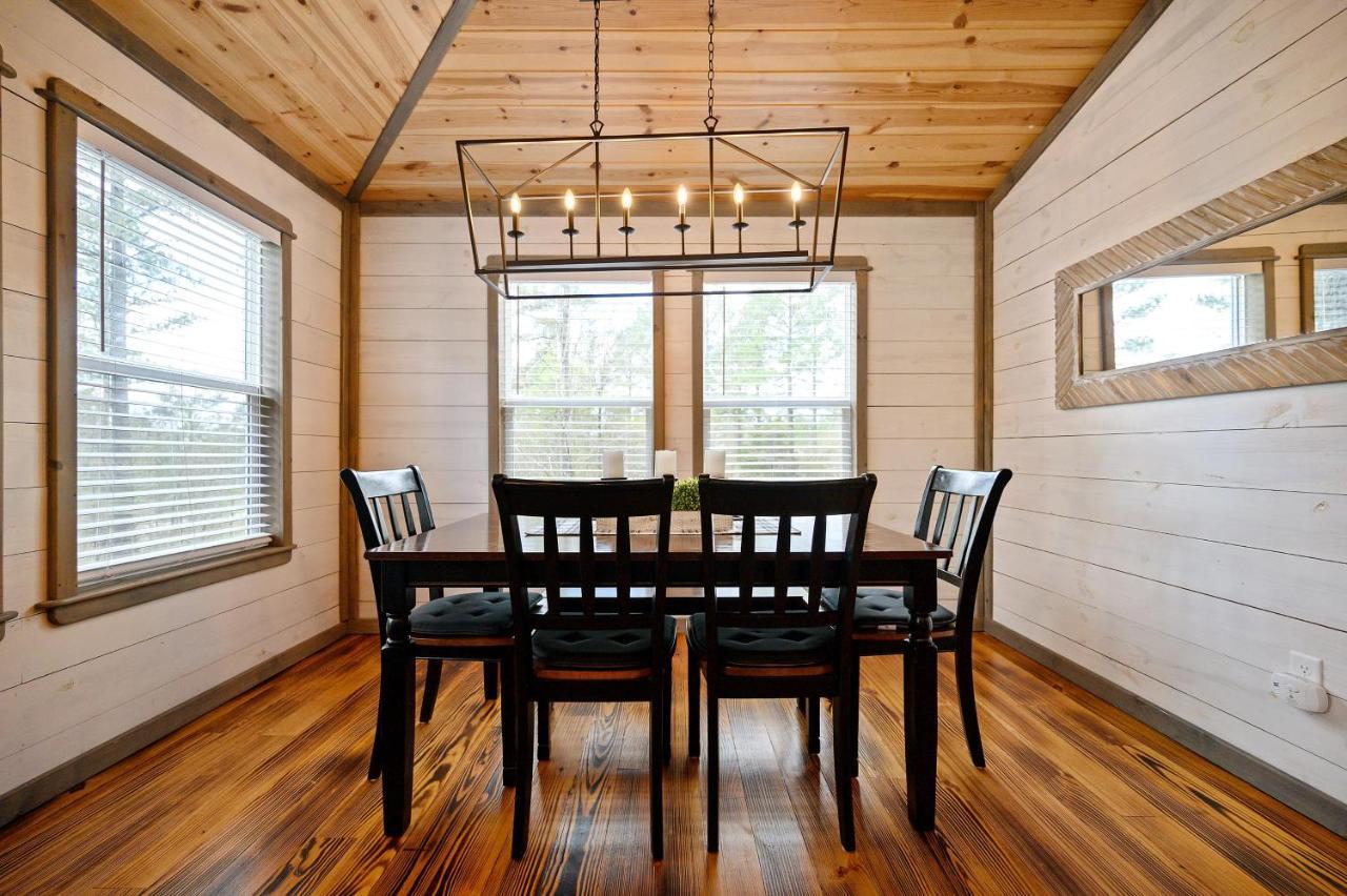 Convenient Romantic Hot Tub Bbq 3-Night Special! Broken Bow Exteriér fotografie