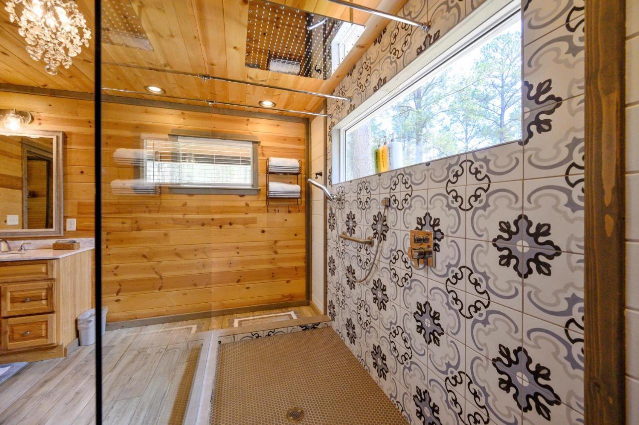 Convenient Romantic Hot Tub Bbq 3-Night Special! Broken Bow Exteriér fotografie