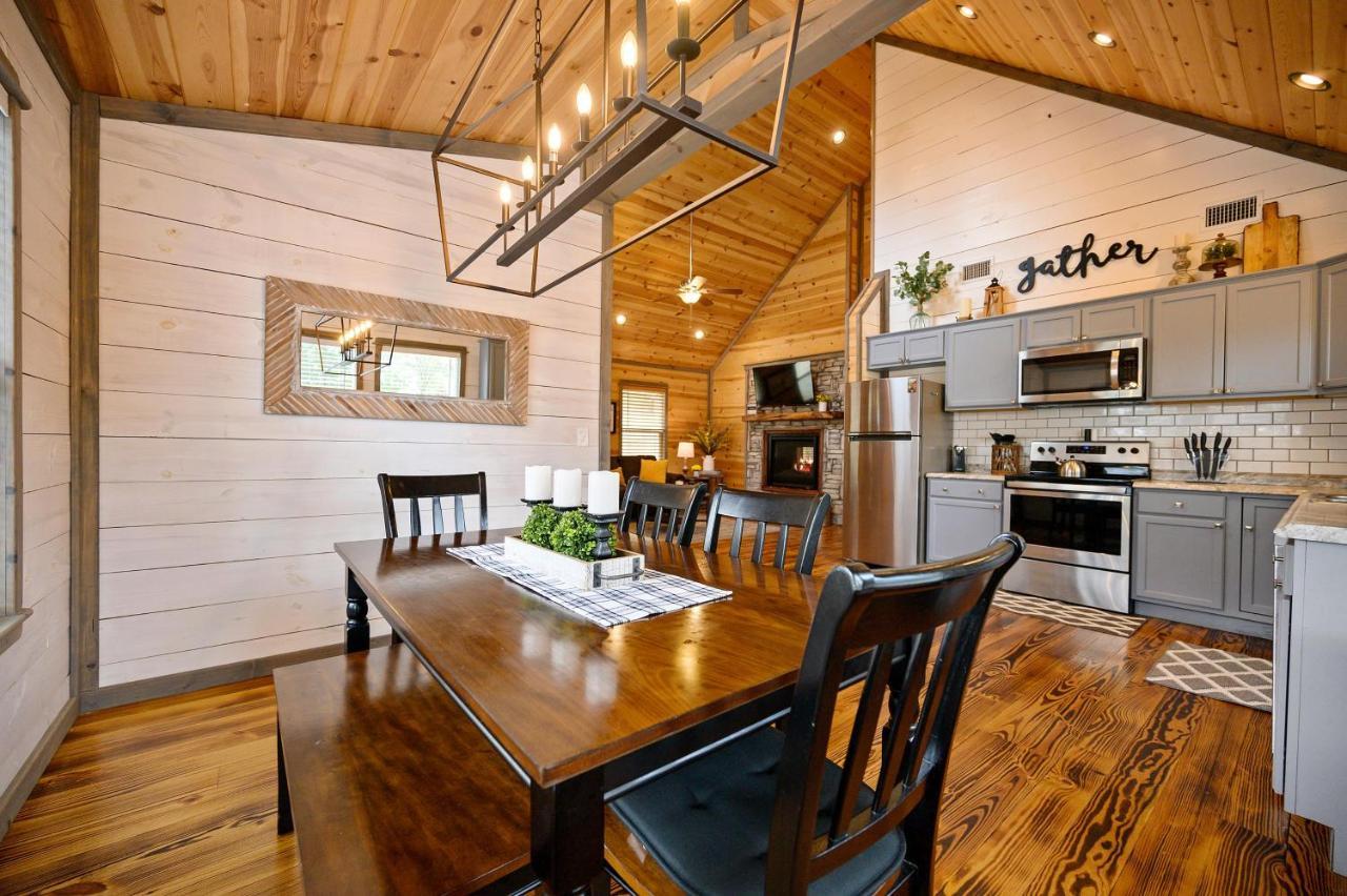 Convenient Romantic Hot Tub Bbq 3-Night Special! Broken Bow Exteriér fotografie
