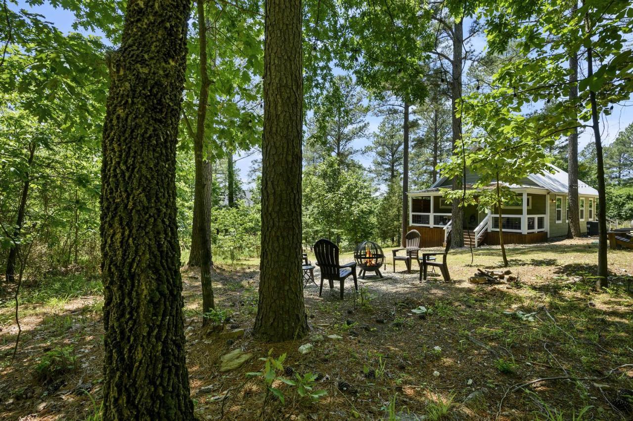 Convenient Romantic Hot Tub Bbq 3-Night Special! Broken Bow Exteriér fotografie