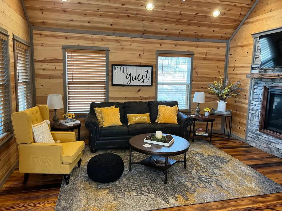 Convenient Romantic Hot Tub Bbq 3-Night Special! Broken Bow Exteriér fotografie
